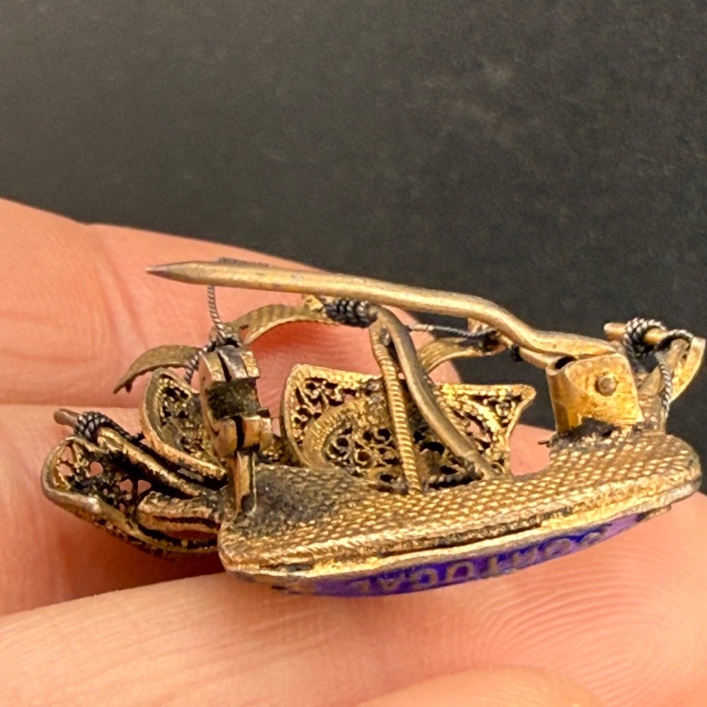Vintage Enamel Brooch‎ Portugal Ship Gold Tone Filigree Boat - Picture 5 of 8